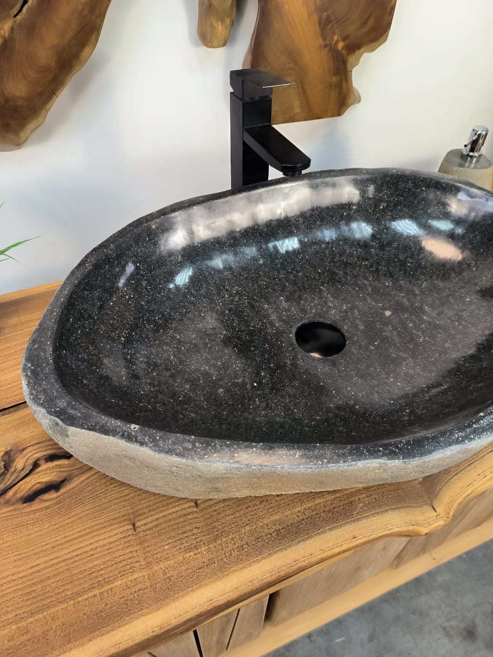 Раковина из речного камня RS-65831 70х46х15 из натурального камня