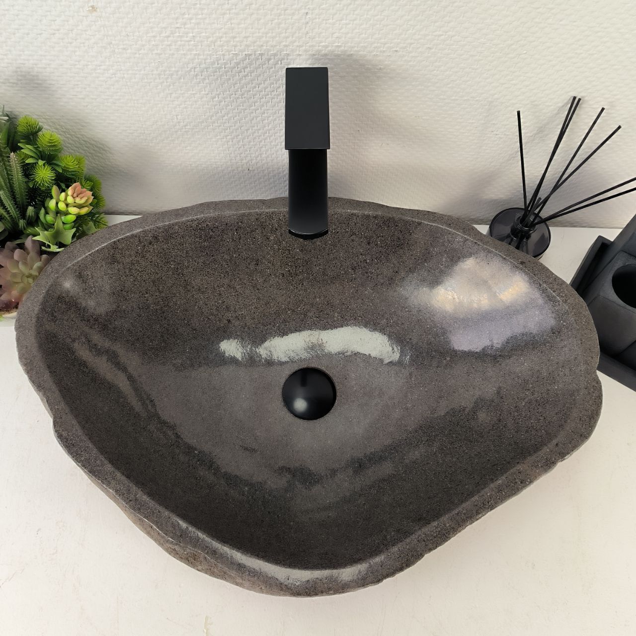 Раковина из речного камня RS-65045 62*43*15 из натурального камня