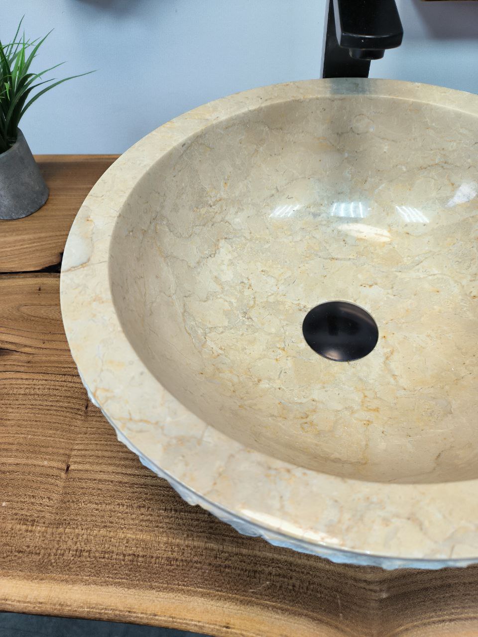 photo_2025-05-14_18-14-42