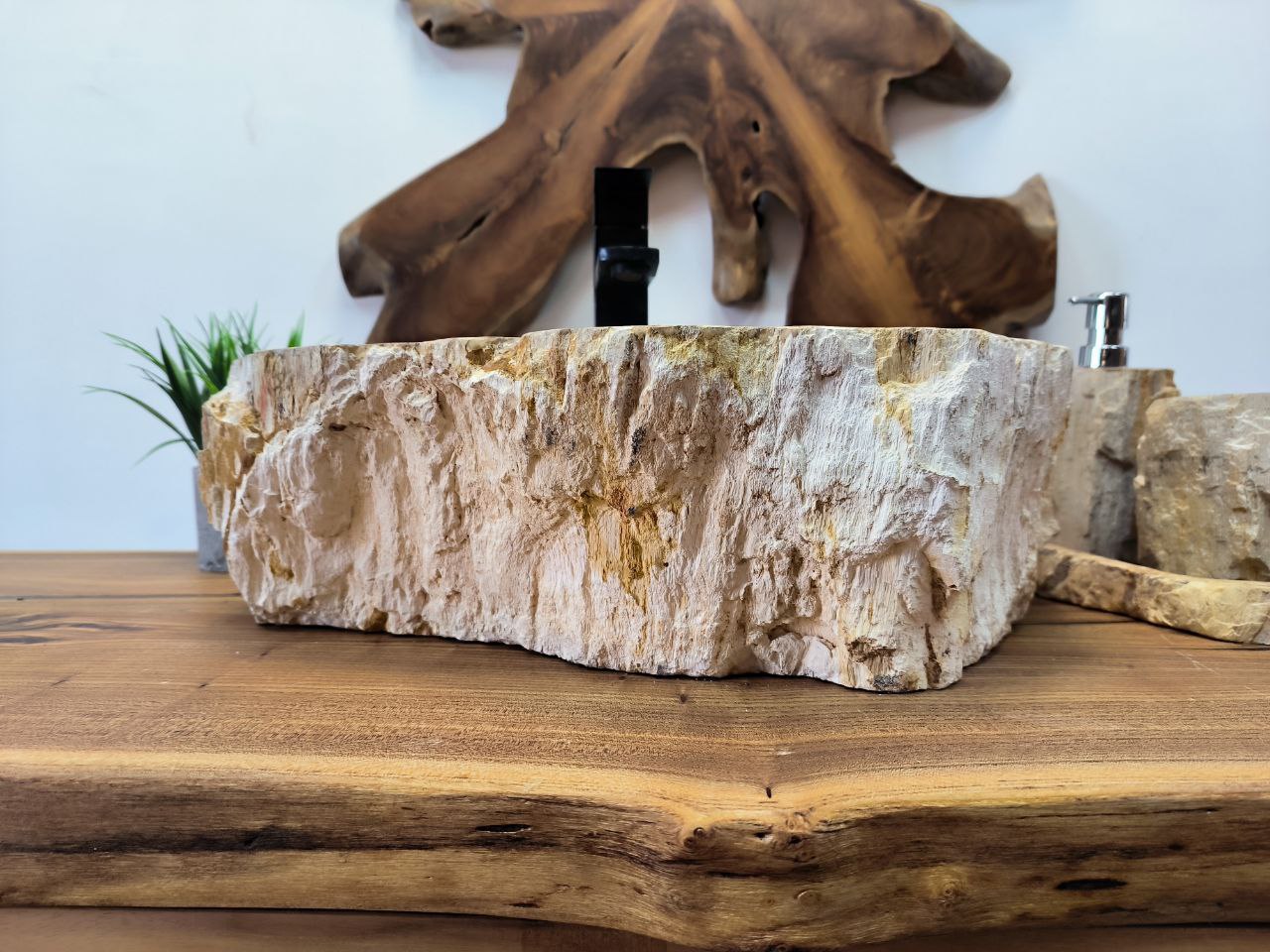 photo_2025-05-14_16-27-58