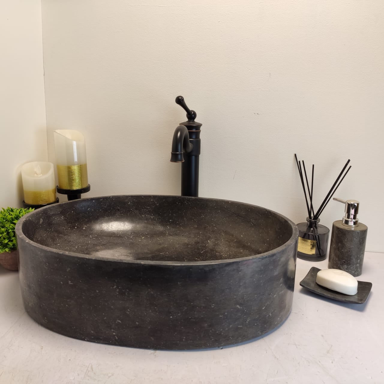 Раковина из мрамора Oval Black OM-60701 52*38*14 из натурального камня