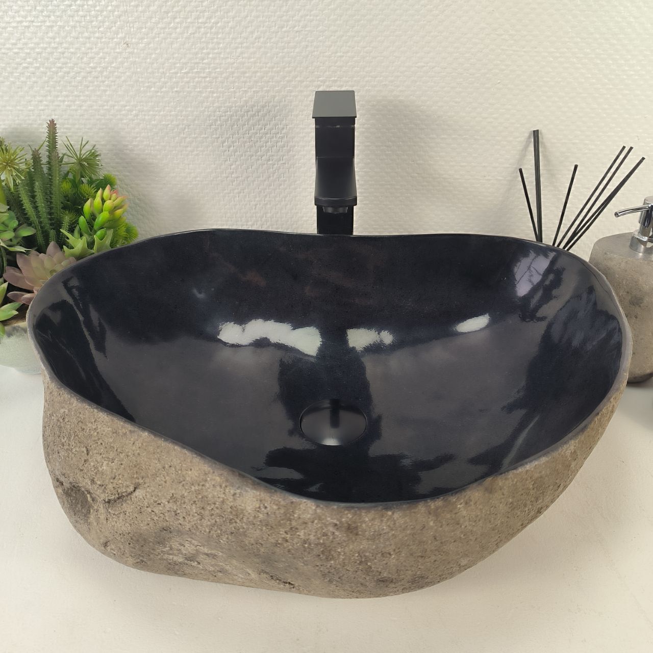 Раковина из речного камня RS-65180 55*41*15 из натурального камня