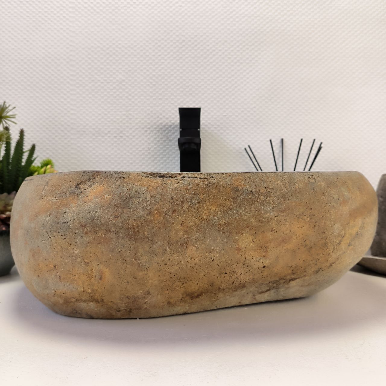 Раковина из речного камня RS-64128 (49*41*15) из натурального камня