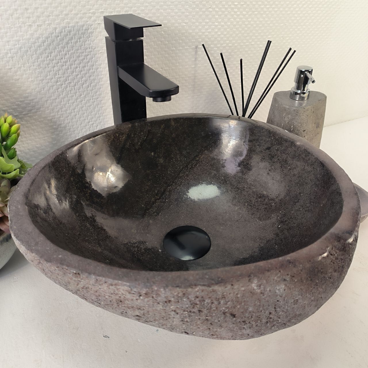 Раковина из речного камня RS-65265 39*35*15 из натурального камня