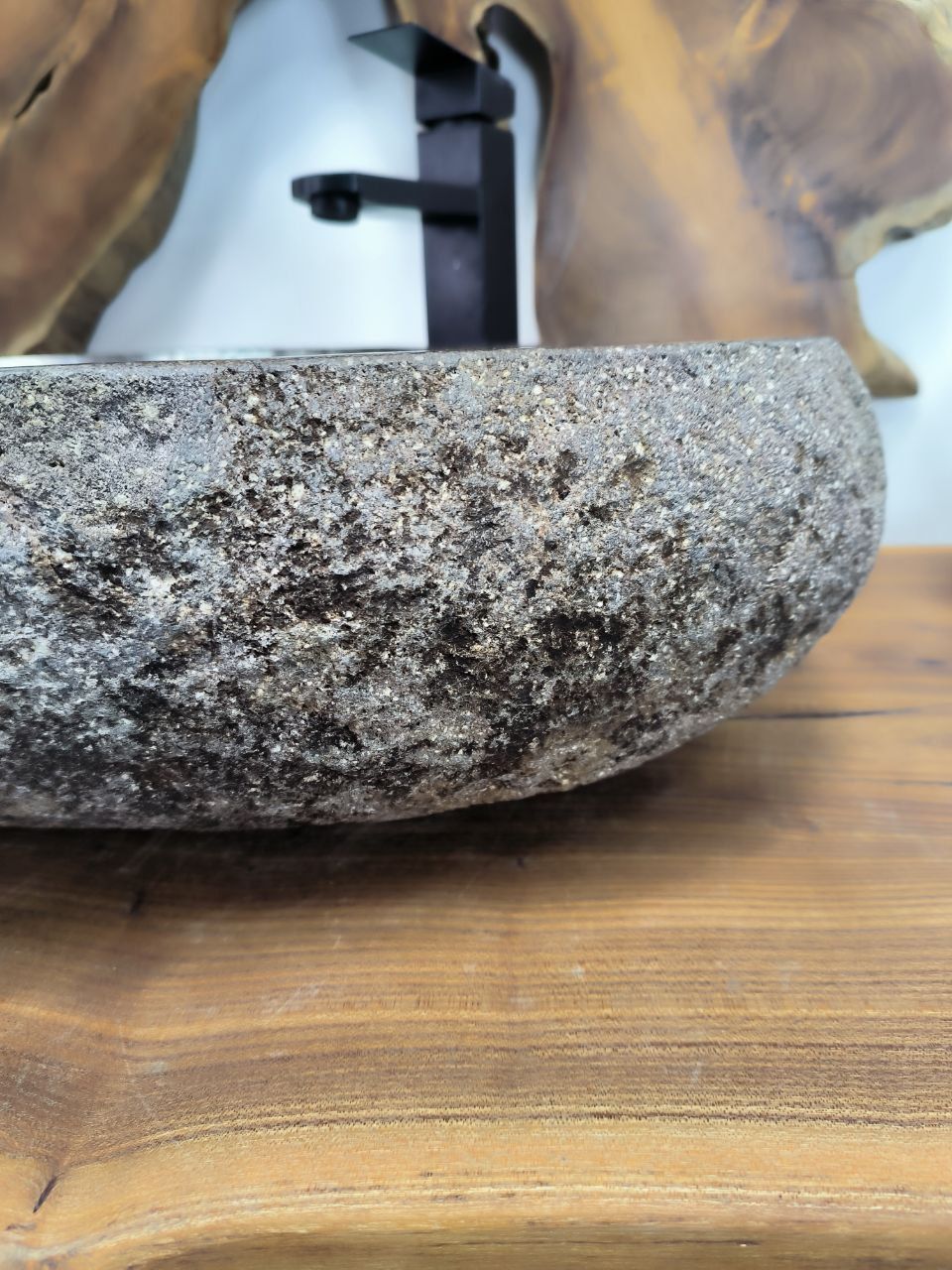 Раковина из речного камня RS-66431 55х42х15 из натурального камня