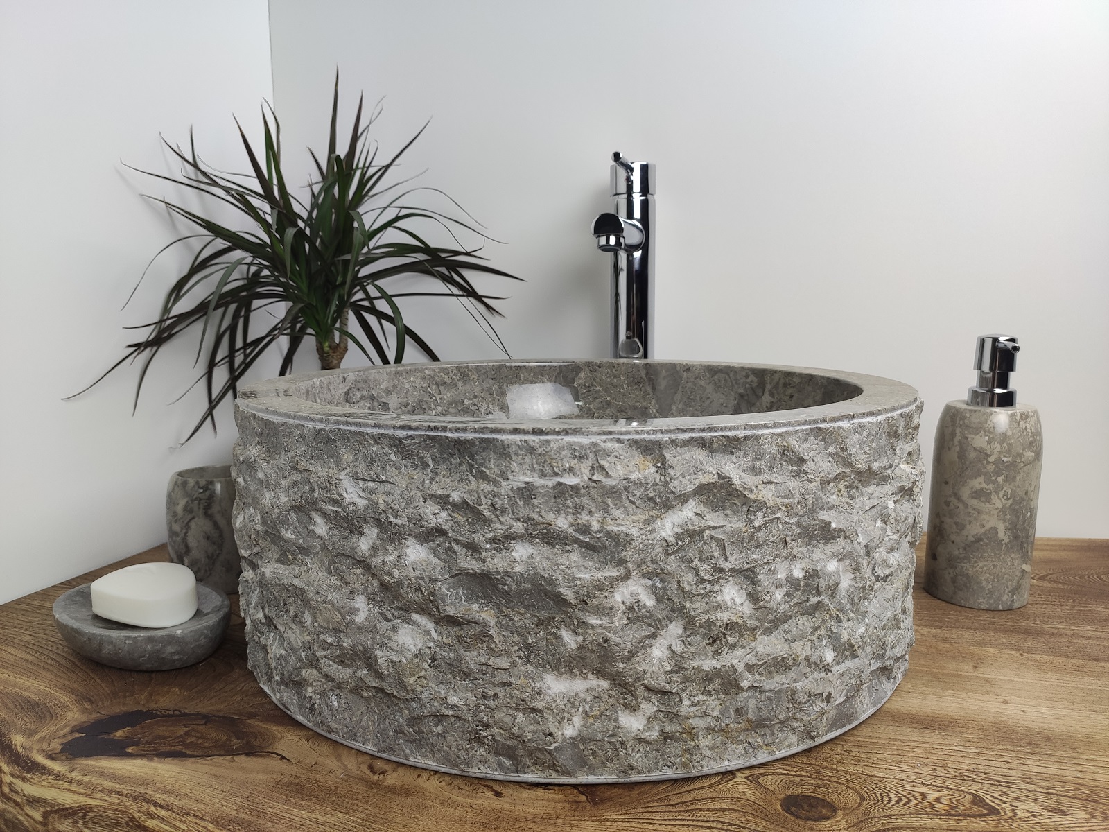 1e645d280843134da08145ca16f94a77