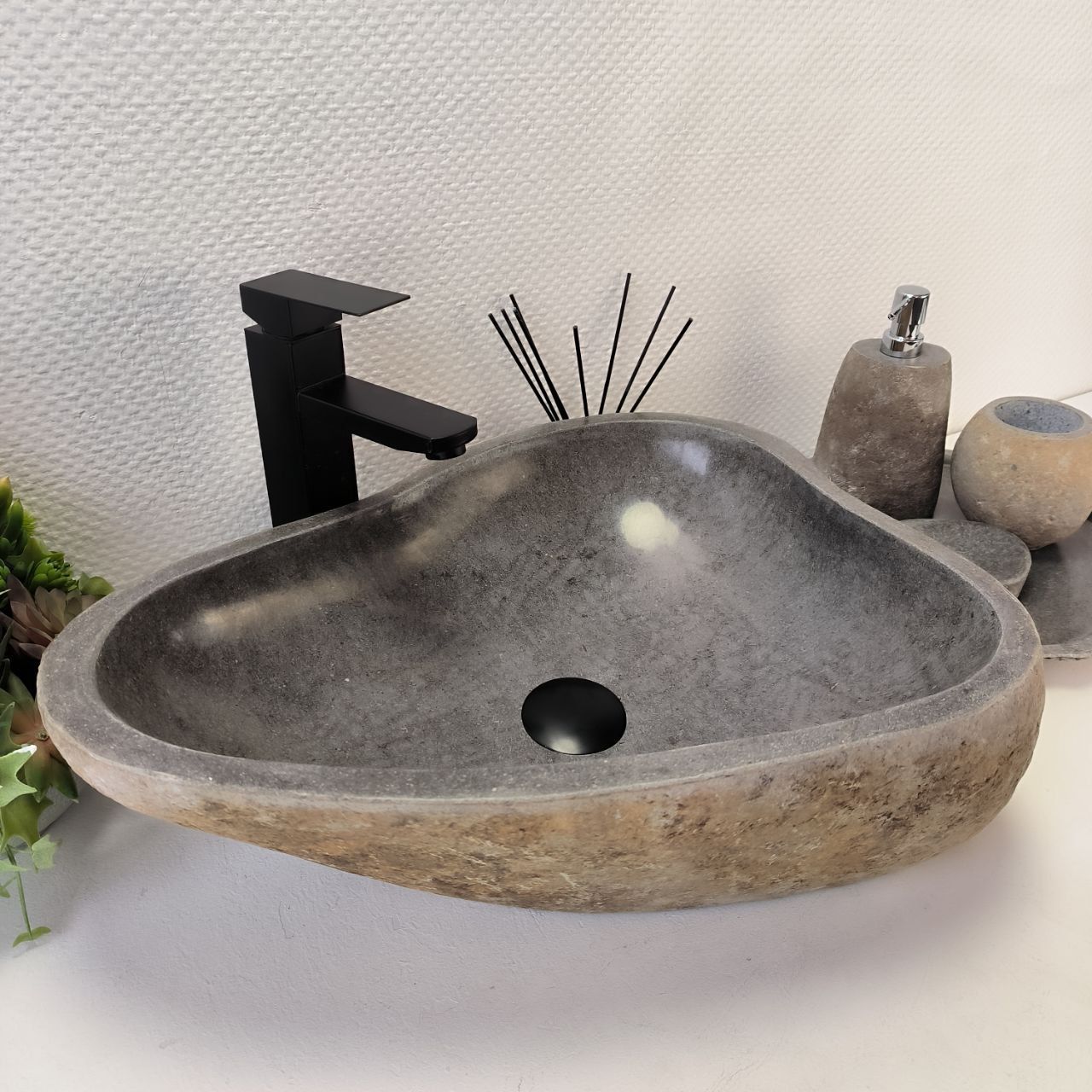 Раковина из речного камня RS-63309 (50*40*16) из натурального камня