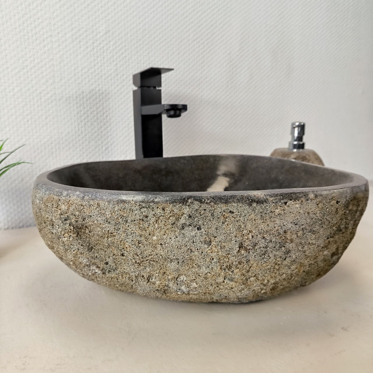 Раковина из речного камня RS-66009 42х37х15 из натурального камня