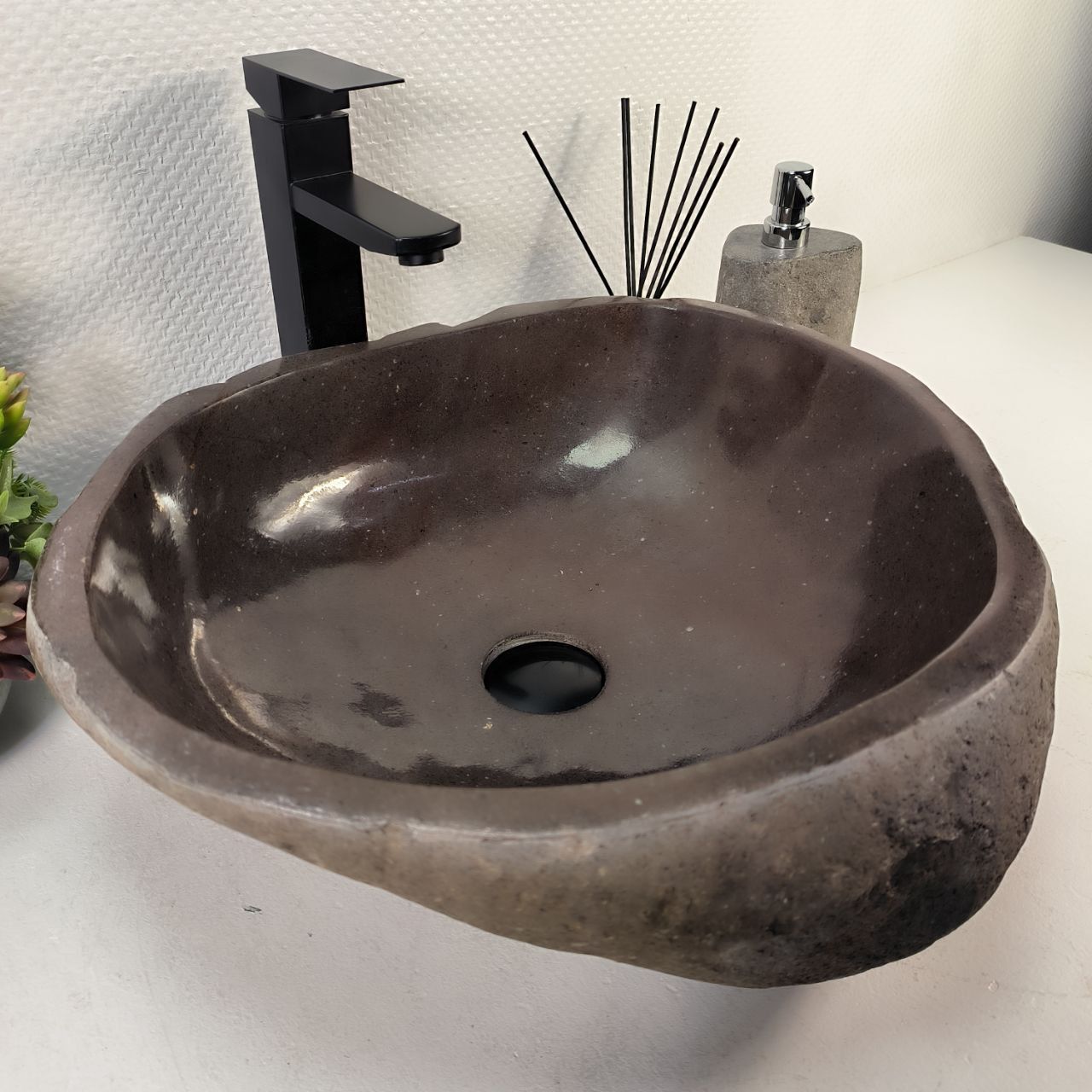 Раковина из речного камня RS-65291 48*45*15 из натурального камня
