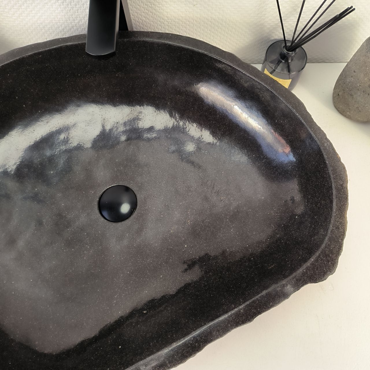 Раковина из речного камня RS-65410 66*55*15 из натурального камня