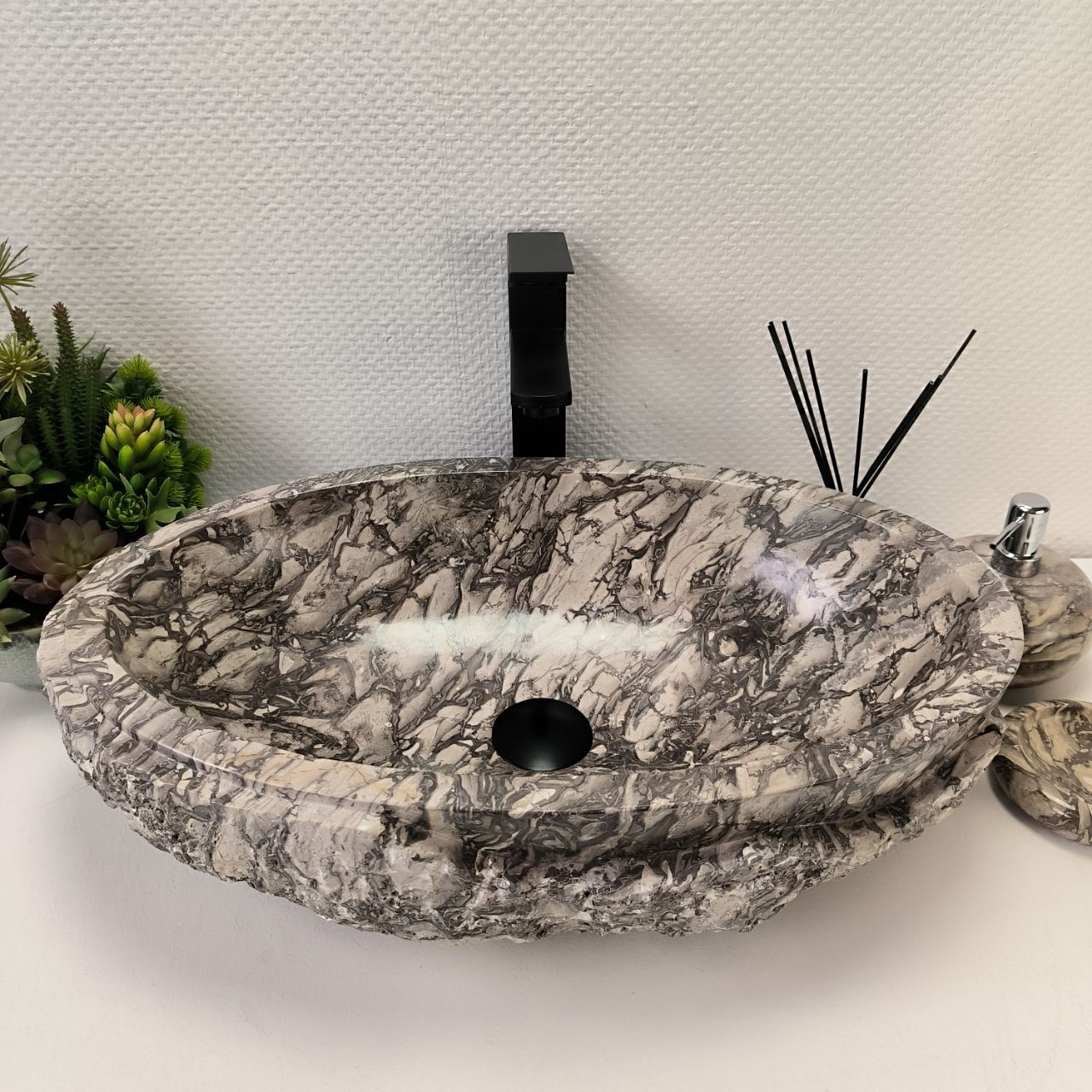 Раковина из мрамора Oval Doreng Marmo Wave OM-62897 57*38*15из натурального камня