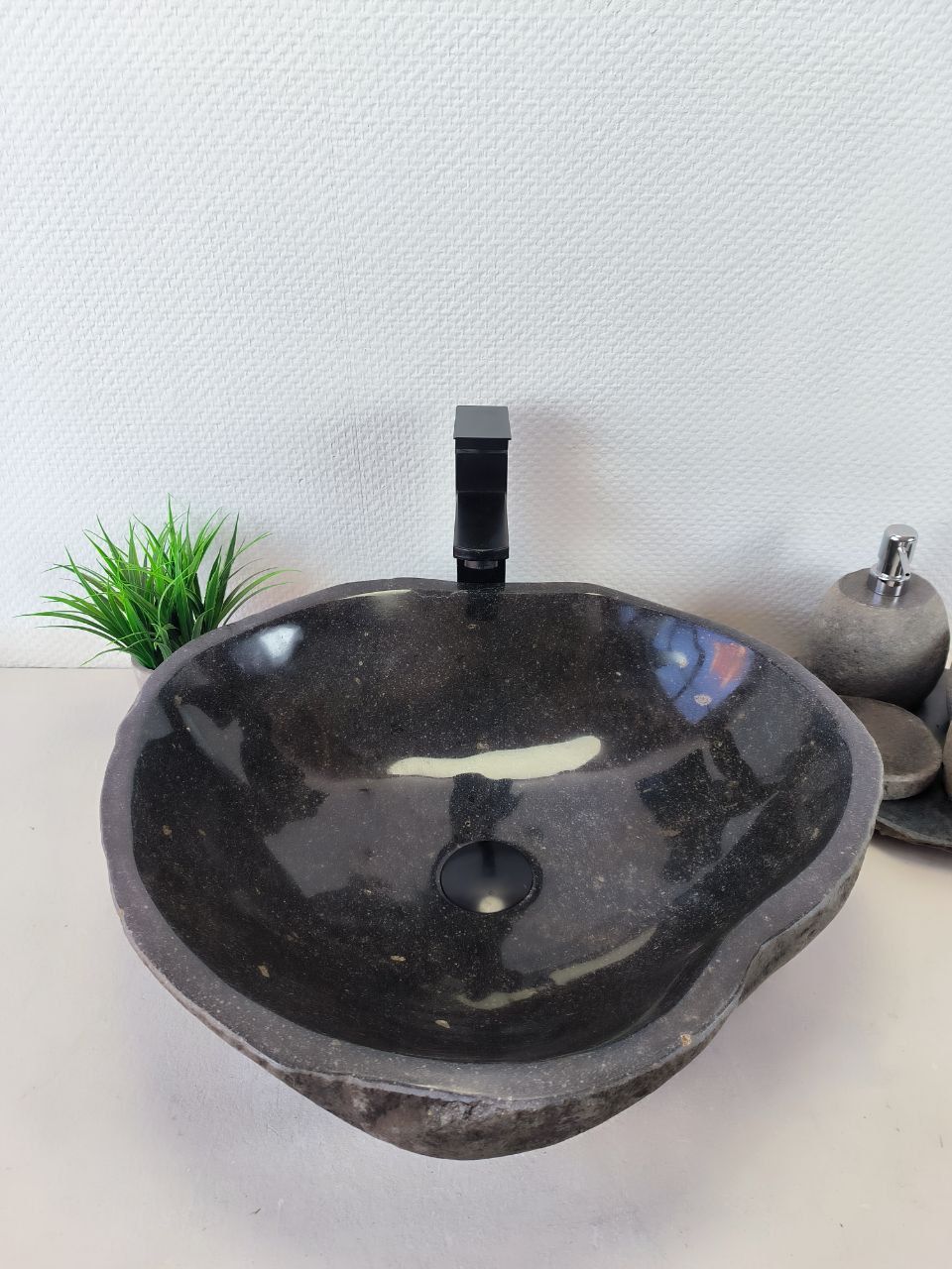 Раковина из речного камня RS-66207 51х47х15 из натурального камня