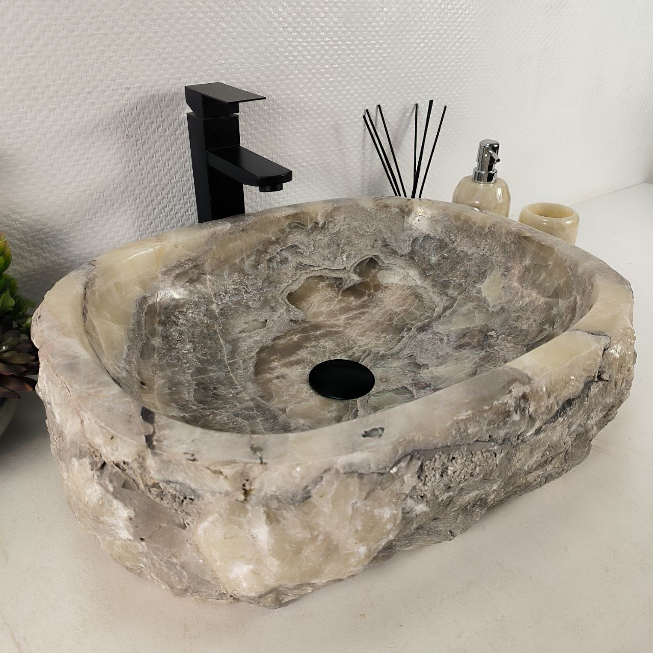 7e30duynl19bghtluab54lysn6vwot81