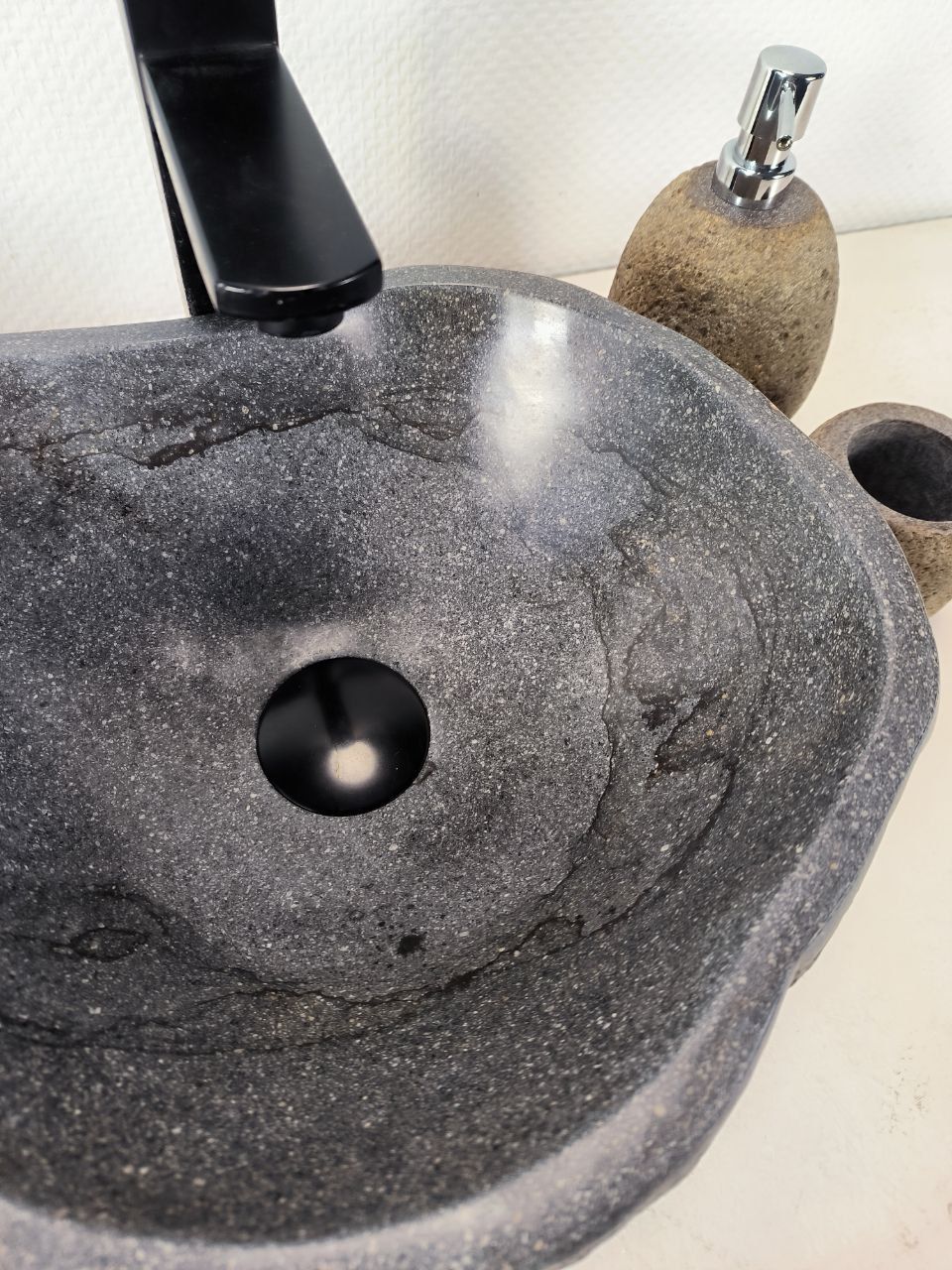 Раковина из речного камня RS-66005 38х32х15 из натурального камня