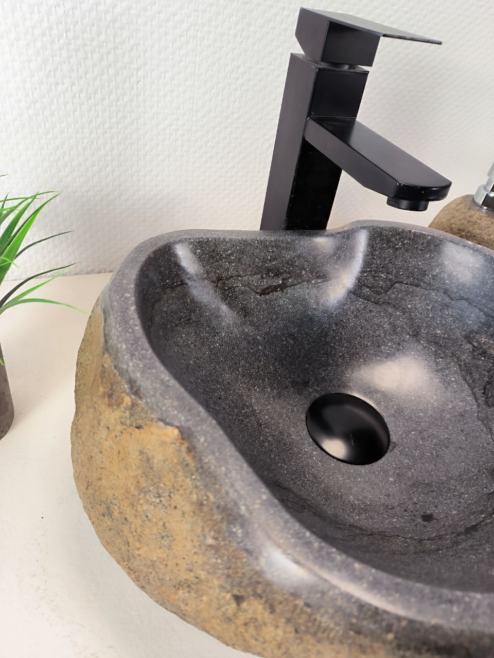 Раковина из речного камня RS-66005 38х32х15 из натурального камня