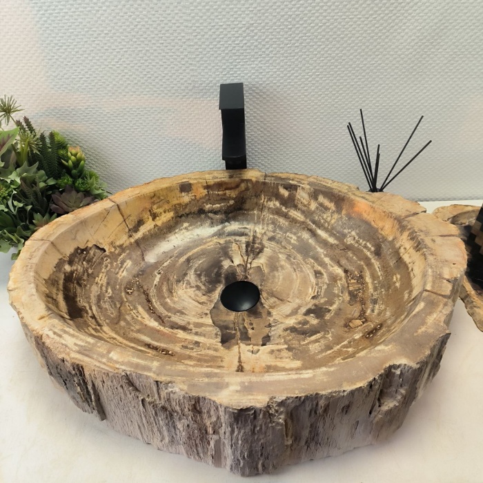 3p8m33y9a090jum25lh4wpd3co20ndk7