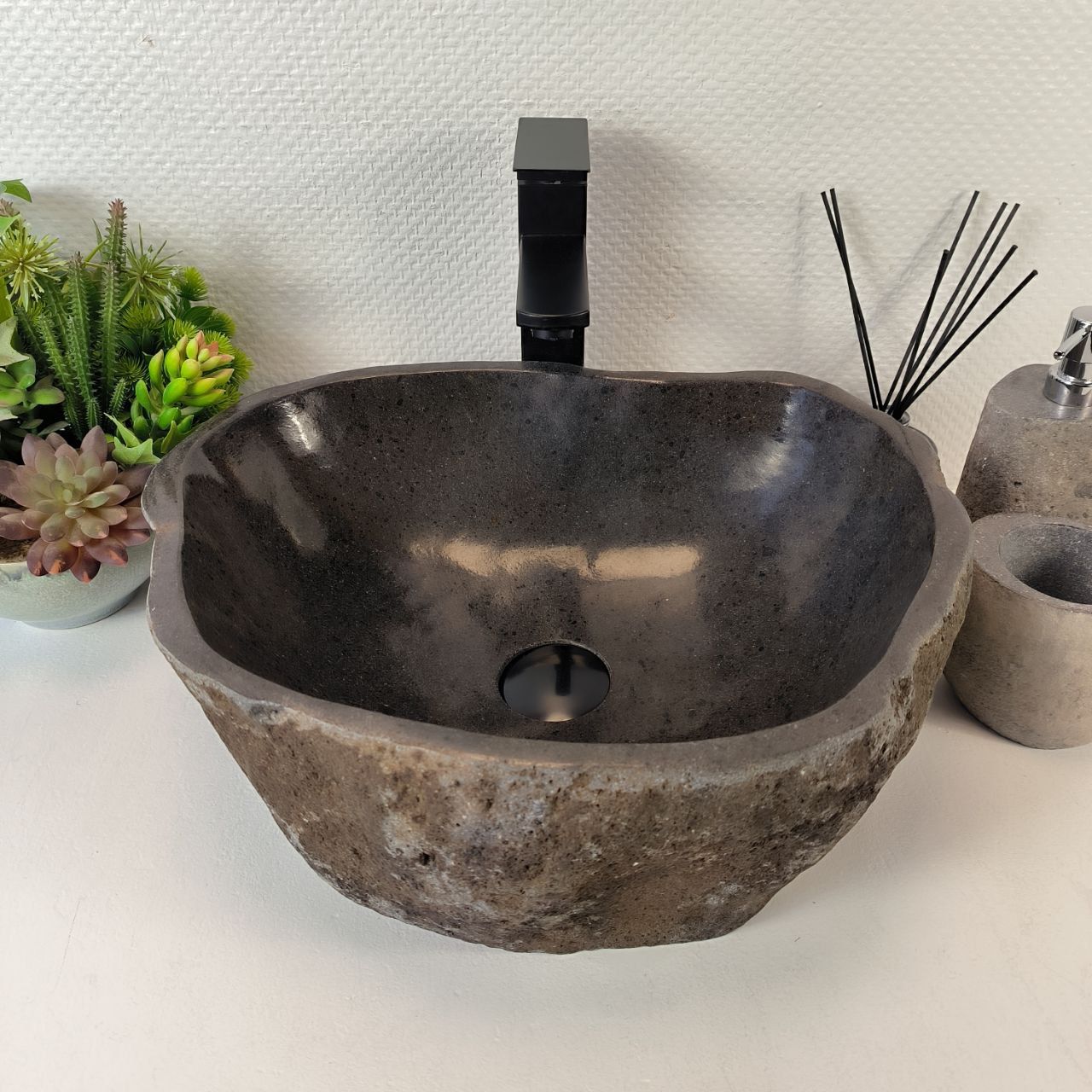 Раковина из речного камня RS-65371 45*37*15 из натурального камня