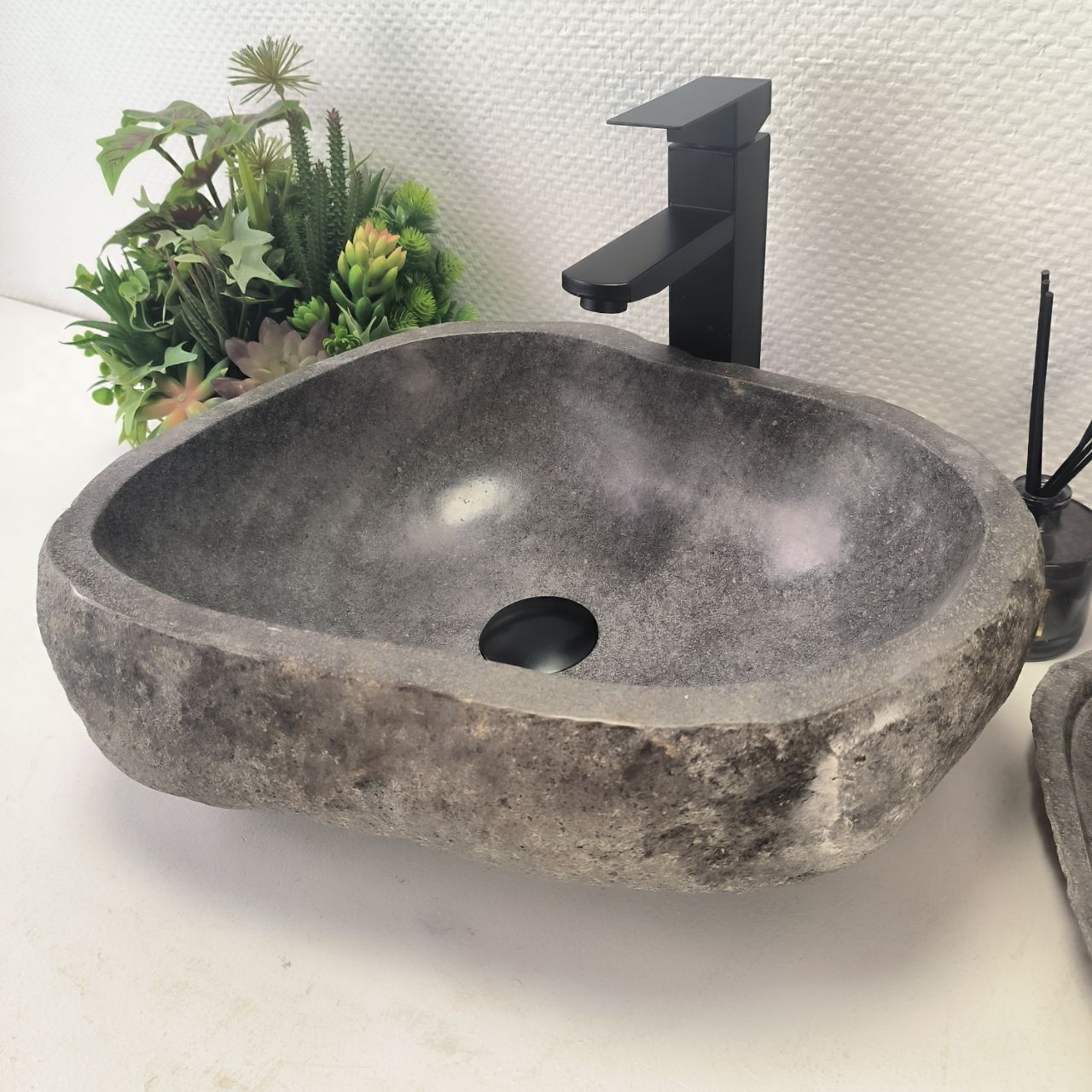 Раковина из речного камня RS-63657 (45*37*15) из натурального камня