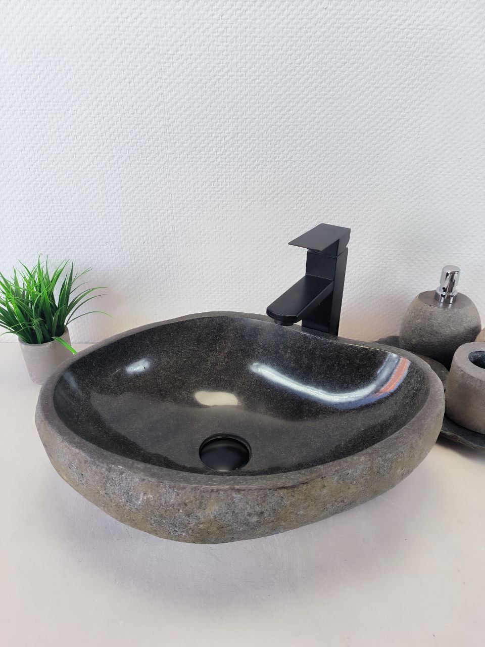 Раковина из речного камня RS-66200 48х35х15 из натурального камня