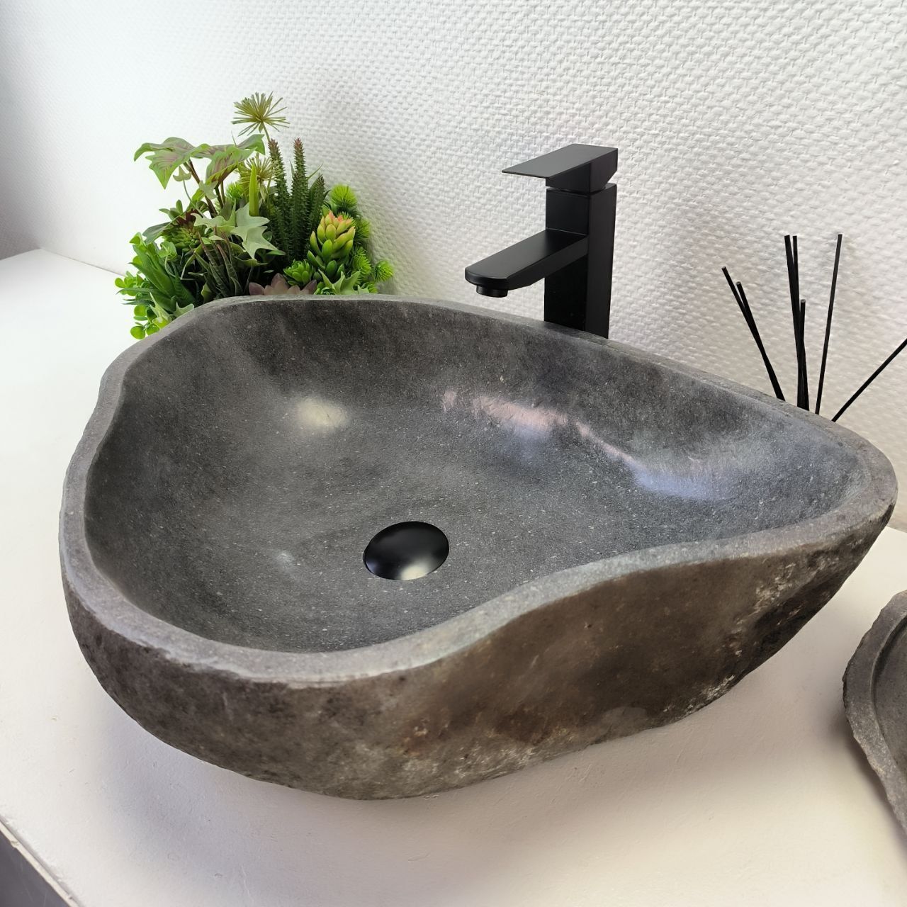 Раковина из речного камня RS-63550 (61*46*16) из натурального камня