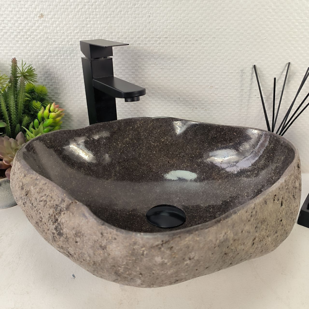 Раковина из речного камня RS-65069 44*36*16 из натурального камня