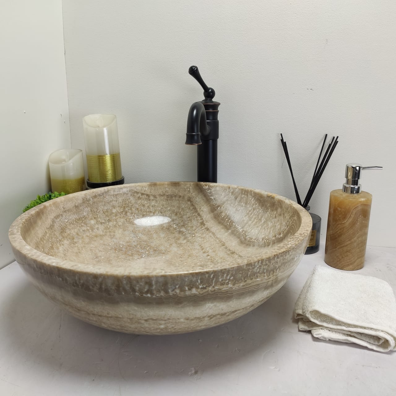 63baf37062bc5ee274a616380a285b25