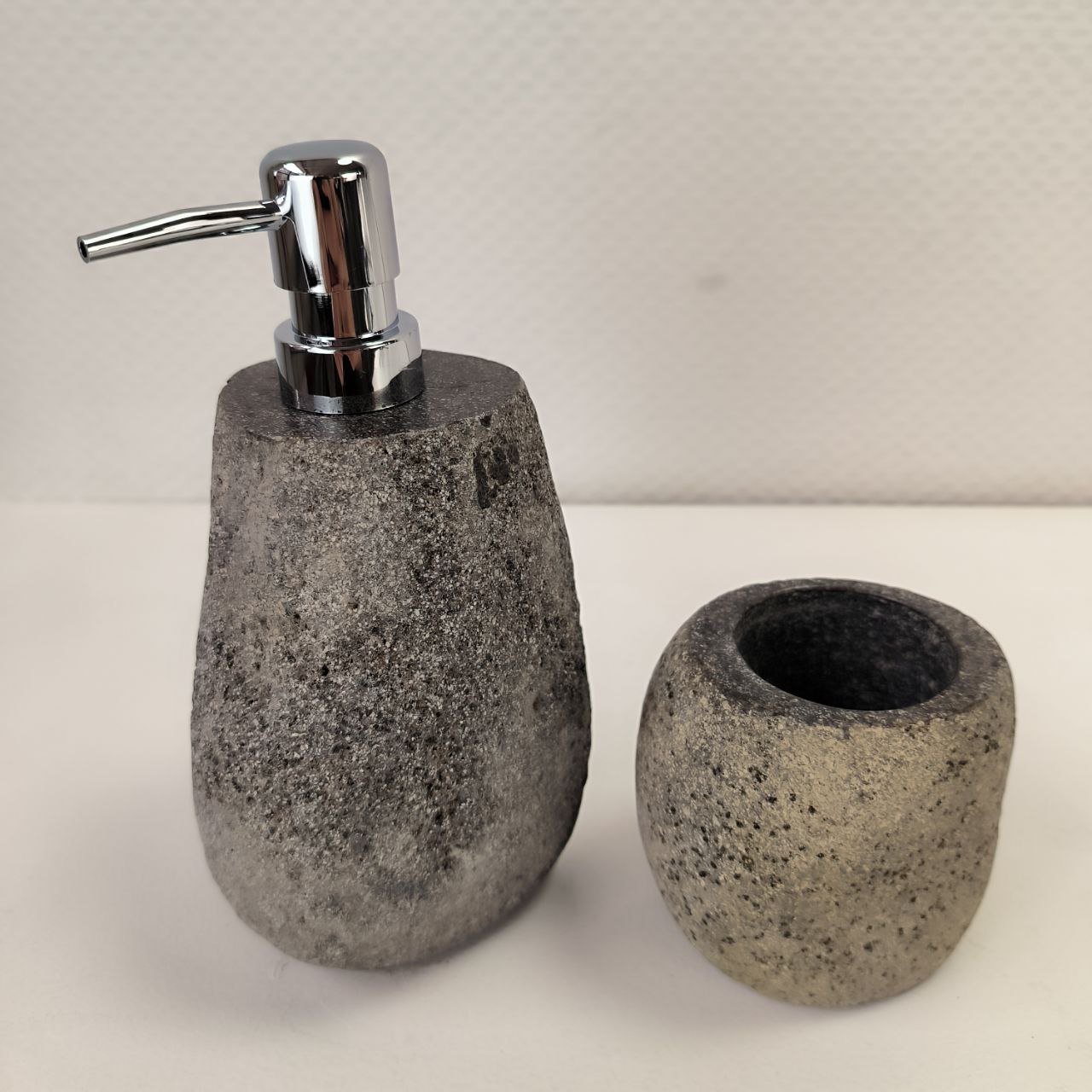 1mdye8t1o73njg0oqbiomlm11qw2pqnm