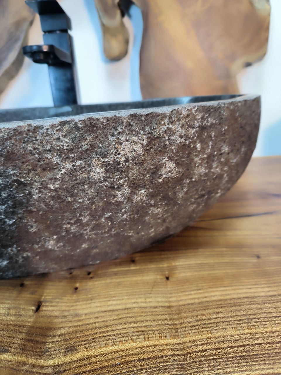 Раковина из речного камня RS-66744 54х30х15 из натурального камня