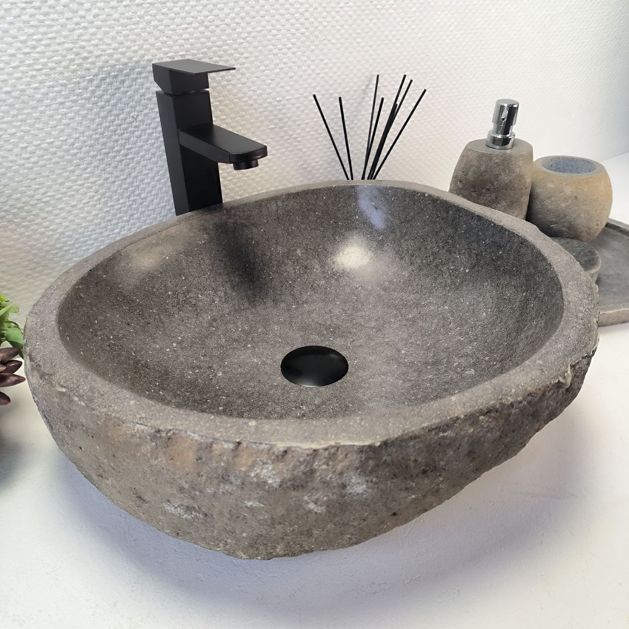 v6tubpffk29rbhotwv7j0nr6pw3s1g37