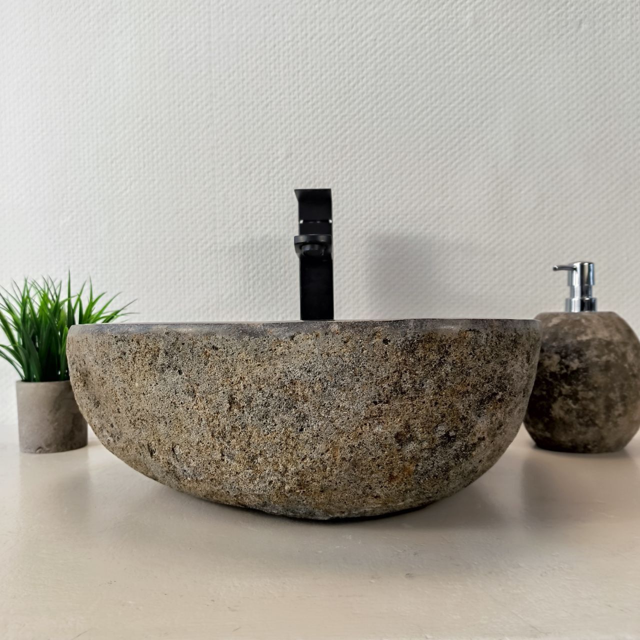 Раковина из речного камня RS-66009 42х37х15 из натурального камня