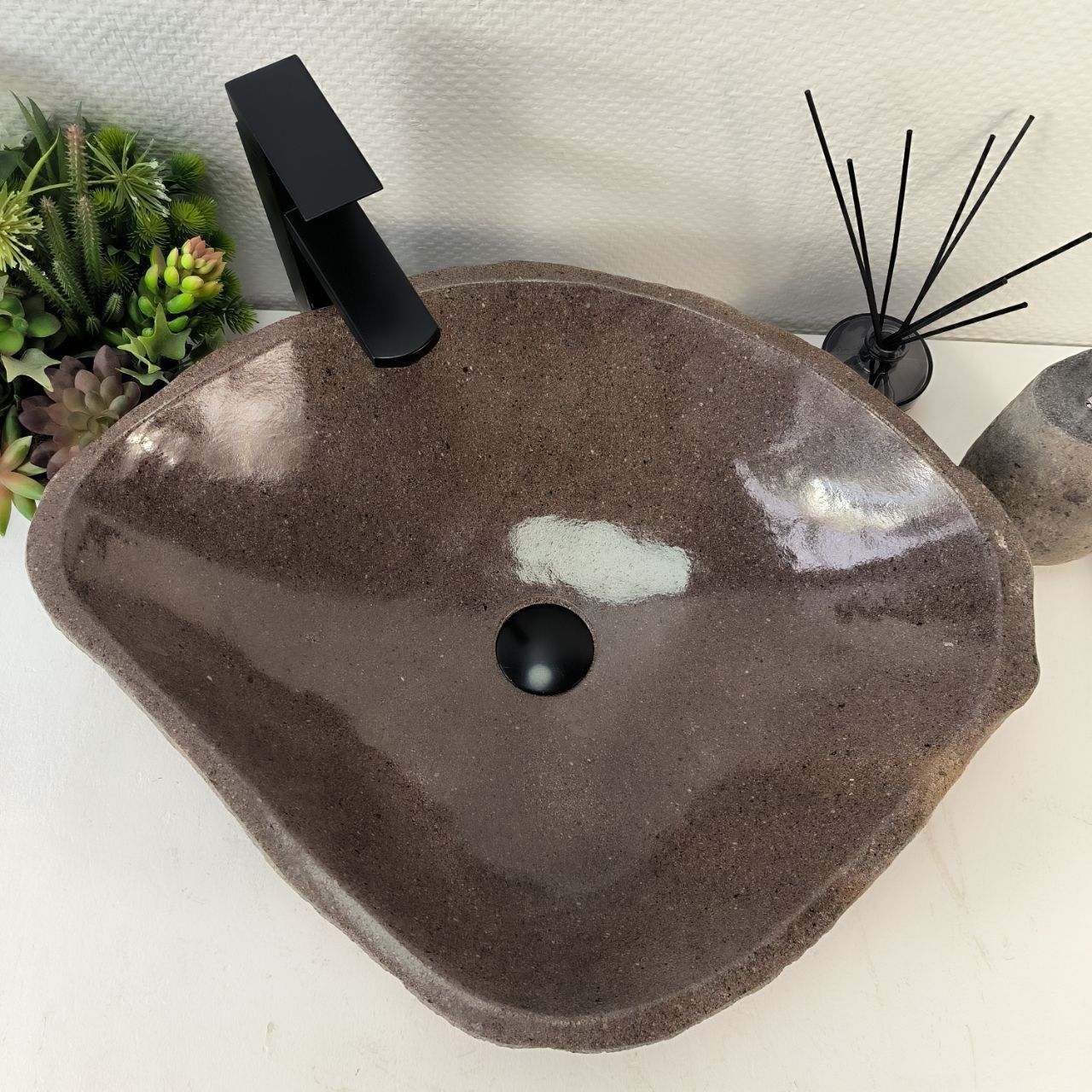Раковина из речного камня RS-65227 58*47*15 из натурального камня