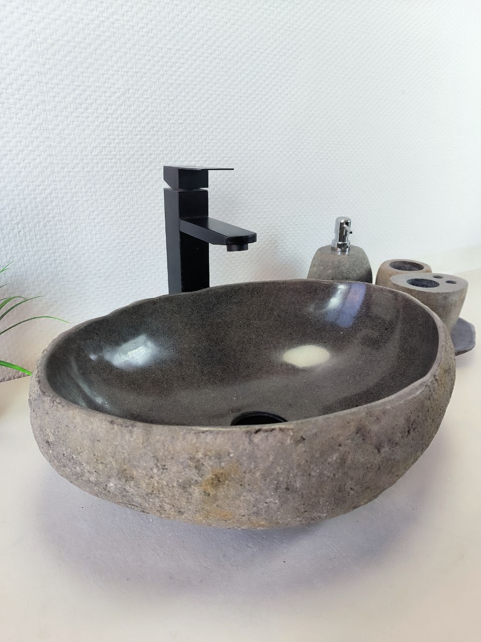 Раковина из речного камня RS-66205 46х33х15 из натурального камня