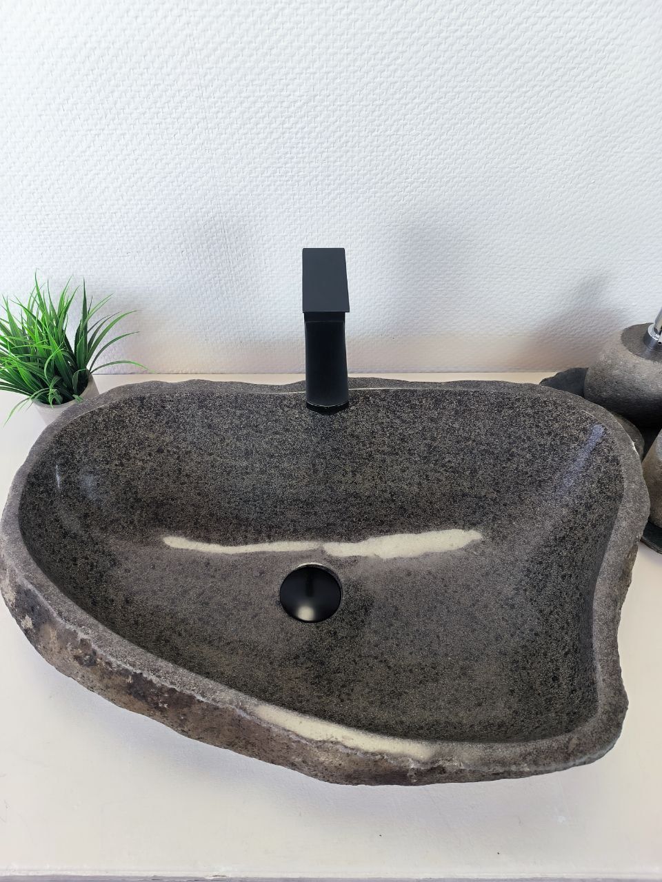 Раковина из речного камня RS-66197 62х40х16 из натурального камня