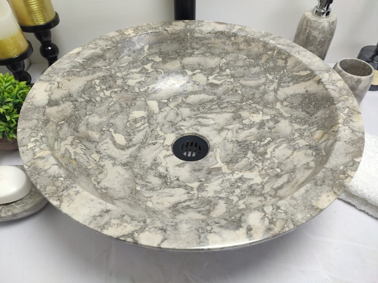 d1b2f48efc70349540f57e4c427055a0