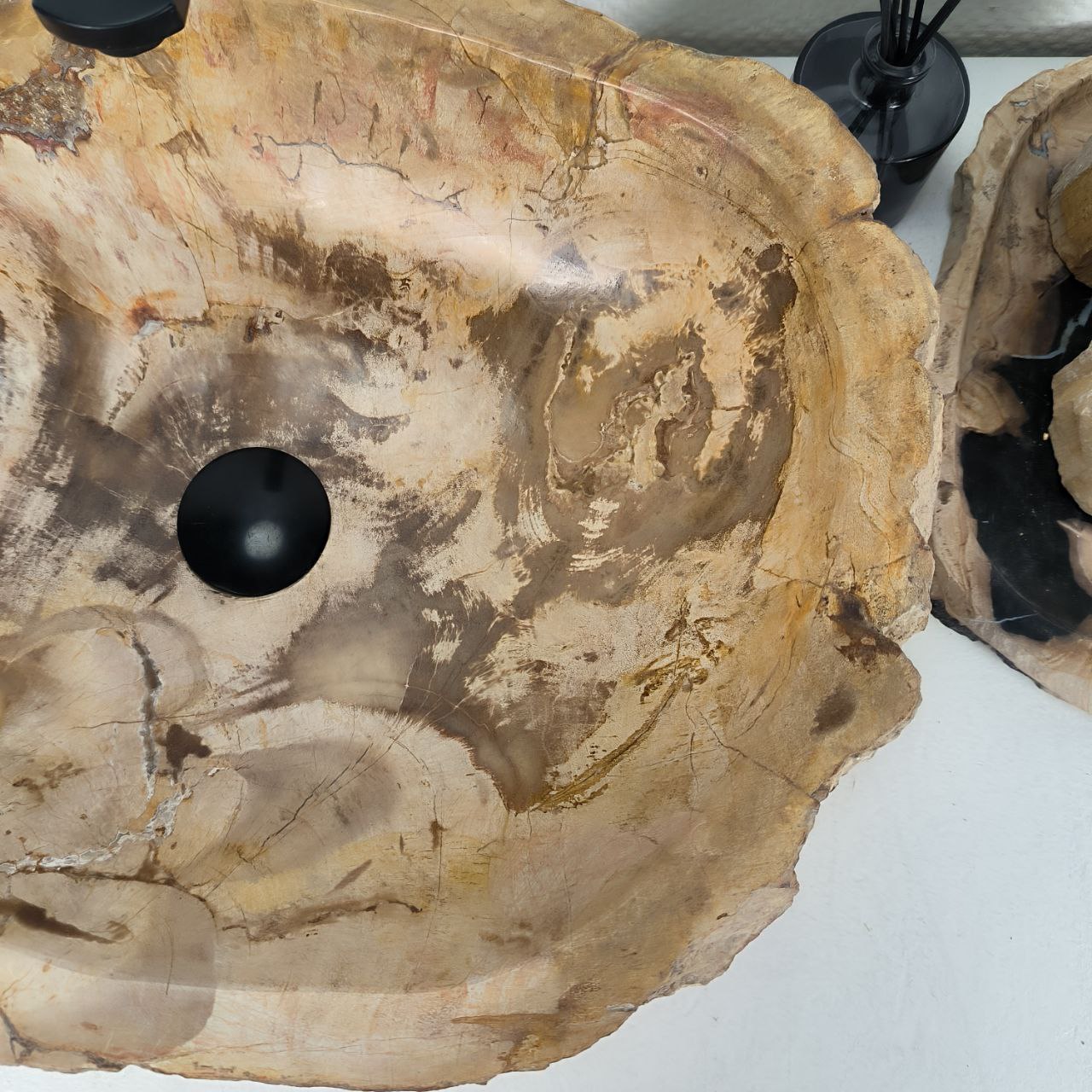 cape6q5qryiv0xbbq3iu02874w6fj6qh