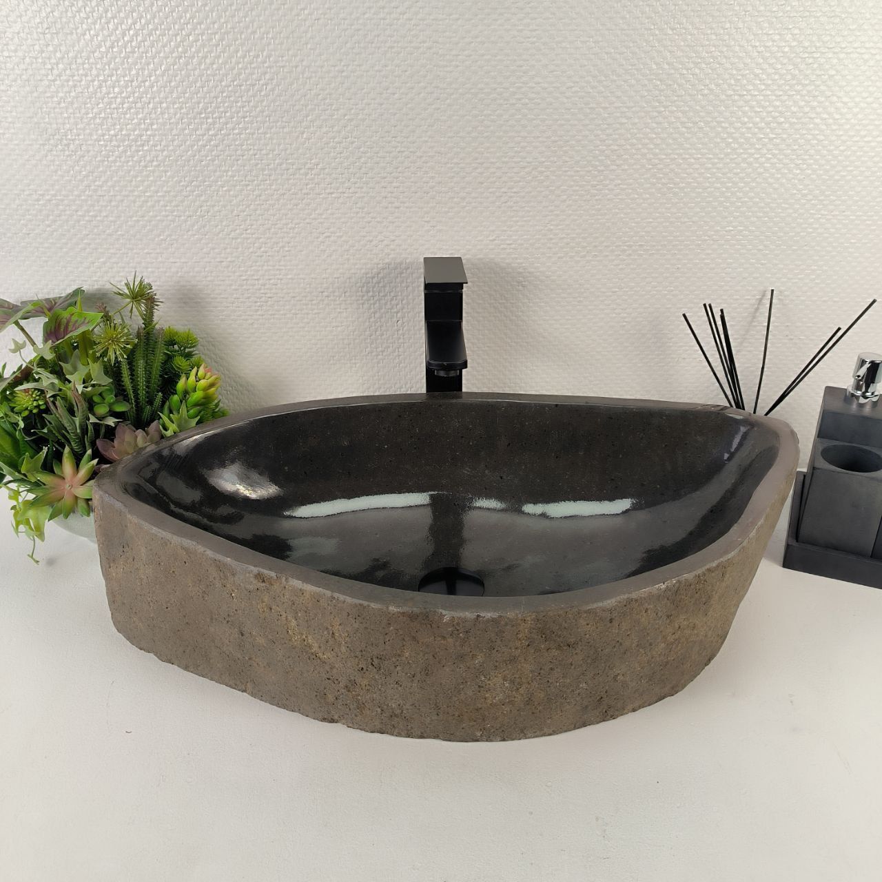 Раковина из речного камня RS-64913 70*39*15 из натурального камня
