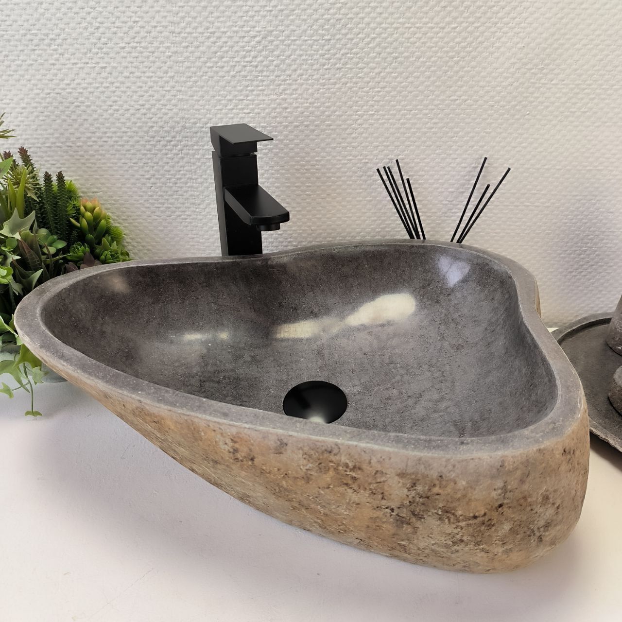 Раковина из речного камня RS-63309 (50*40*16) из натурального камня