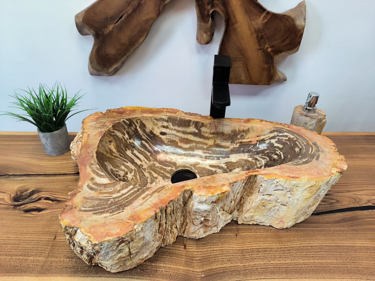 photo_2025-05-14_16-09-48