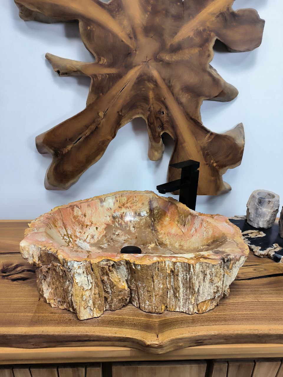 2ce627d6-2682-4afe-84e9-d4e8596641e2