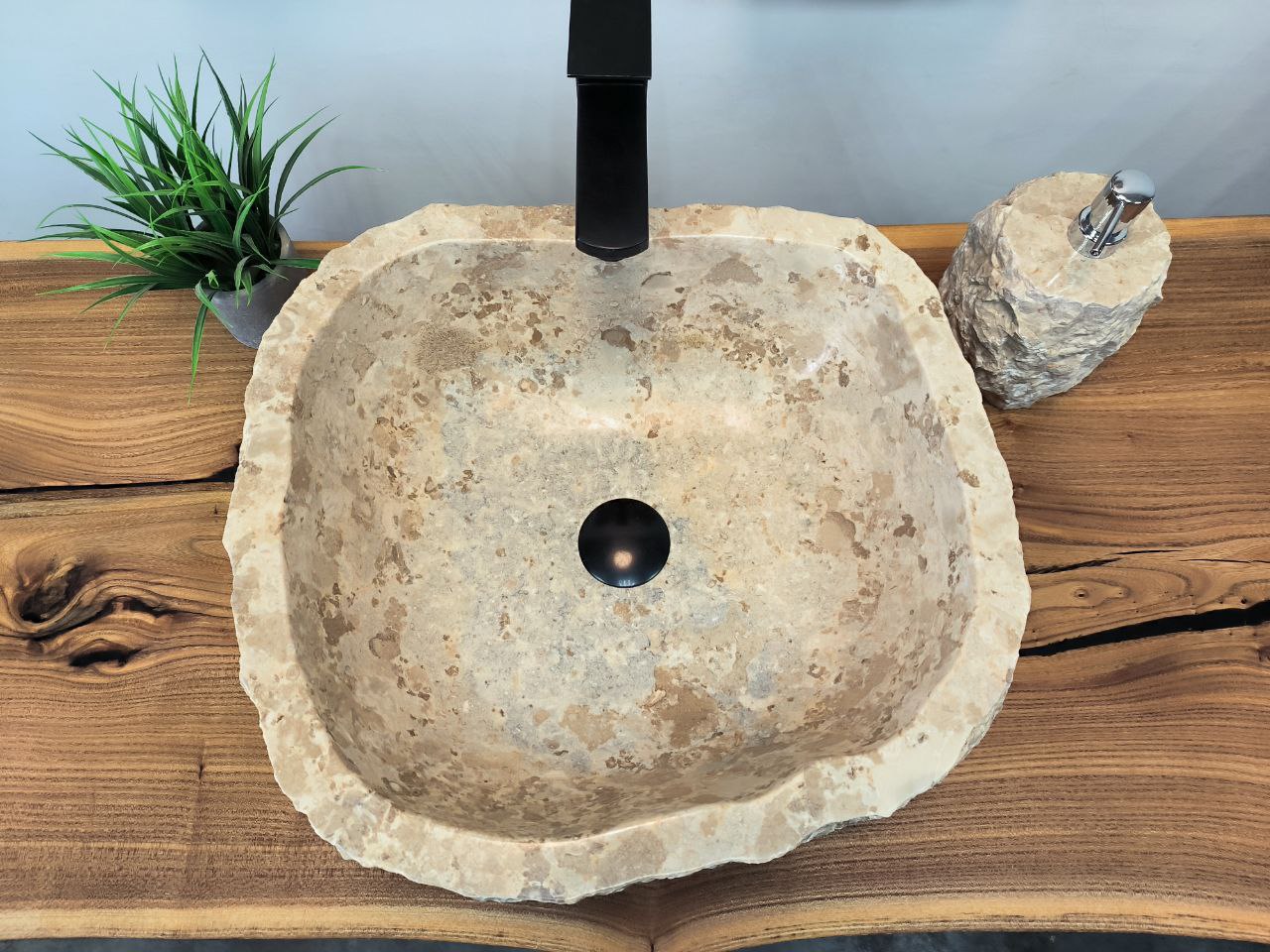 photo_2025-05-14_15-09-29