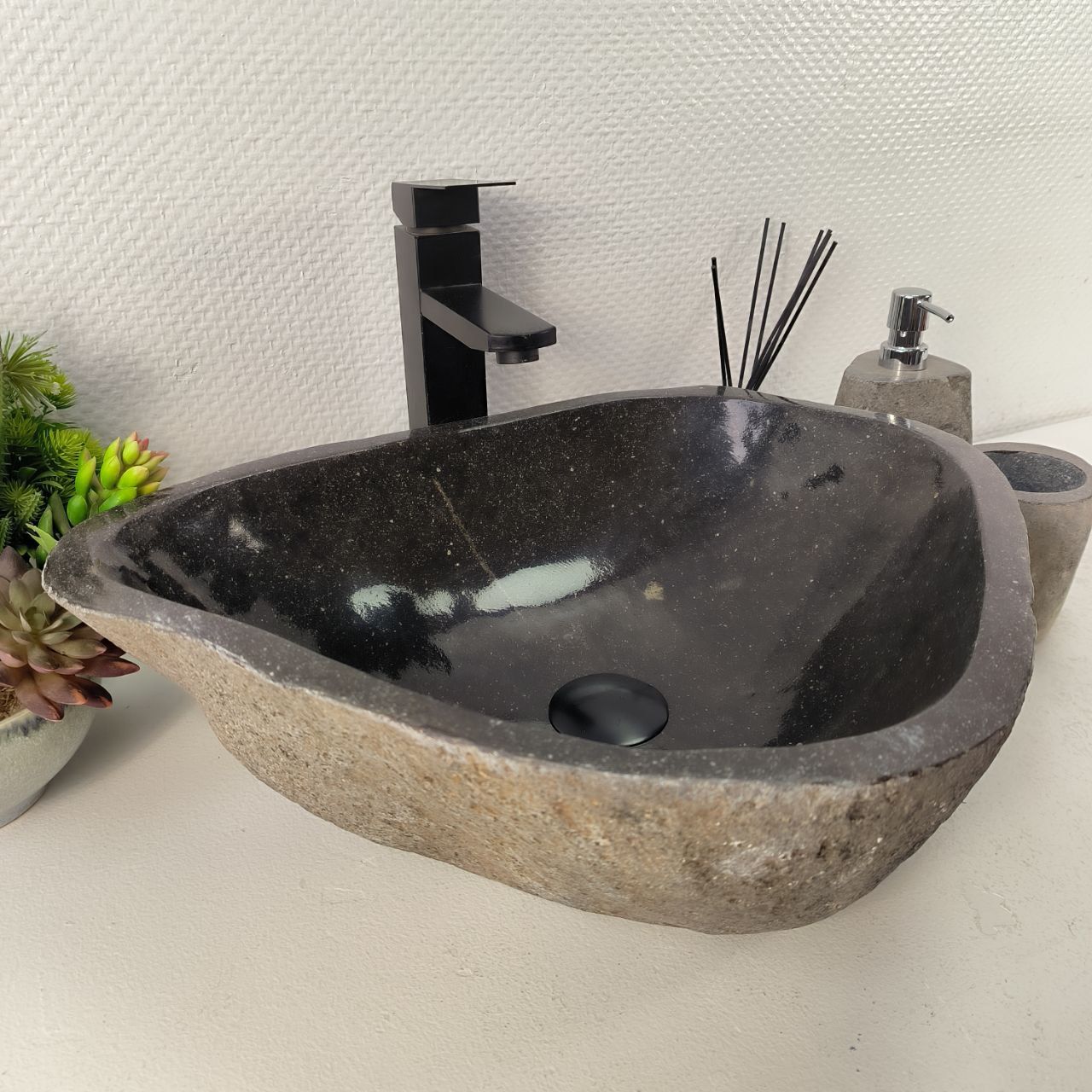 Раковина из речного камня RS-65588 50*41*15 из натурального камня