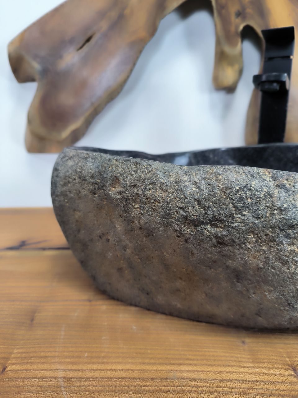 Раковина из речного камня RS-66341 47х35х15 из натурального камня