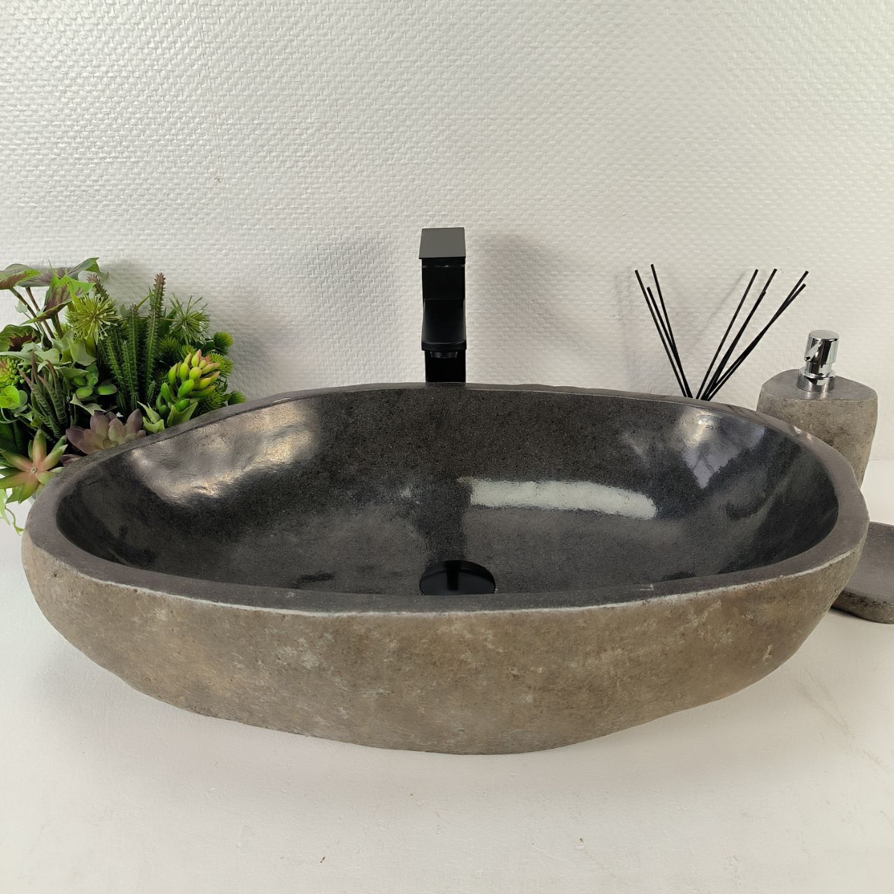 Раковина из речного камня RS-65156 64*38*15 из натурального камня