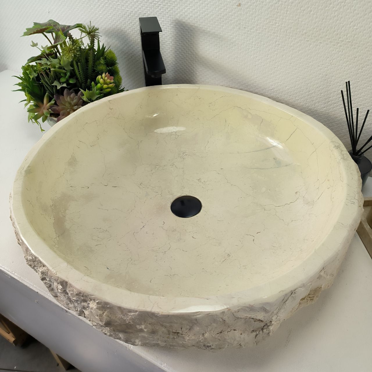 Раковина из мрамора Erozy Cream EM-64946 62*62*15 из натурального камня