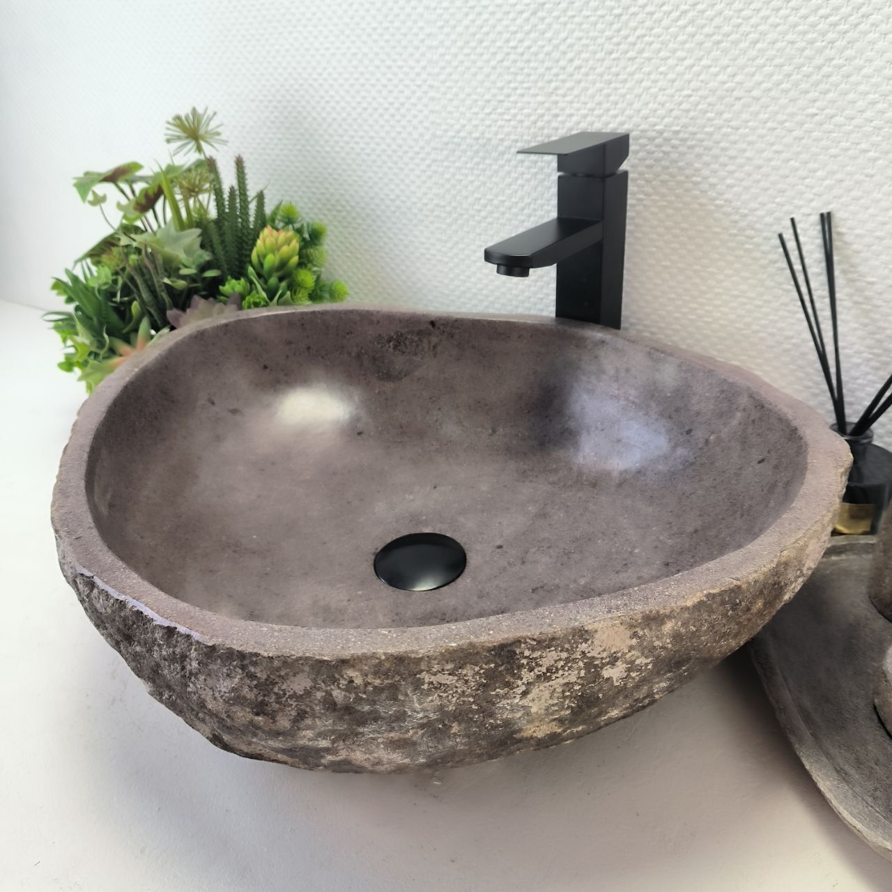 Раковина из речного камня RS-63421 (54*45*15) из натурального камня