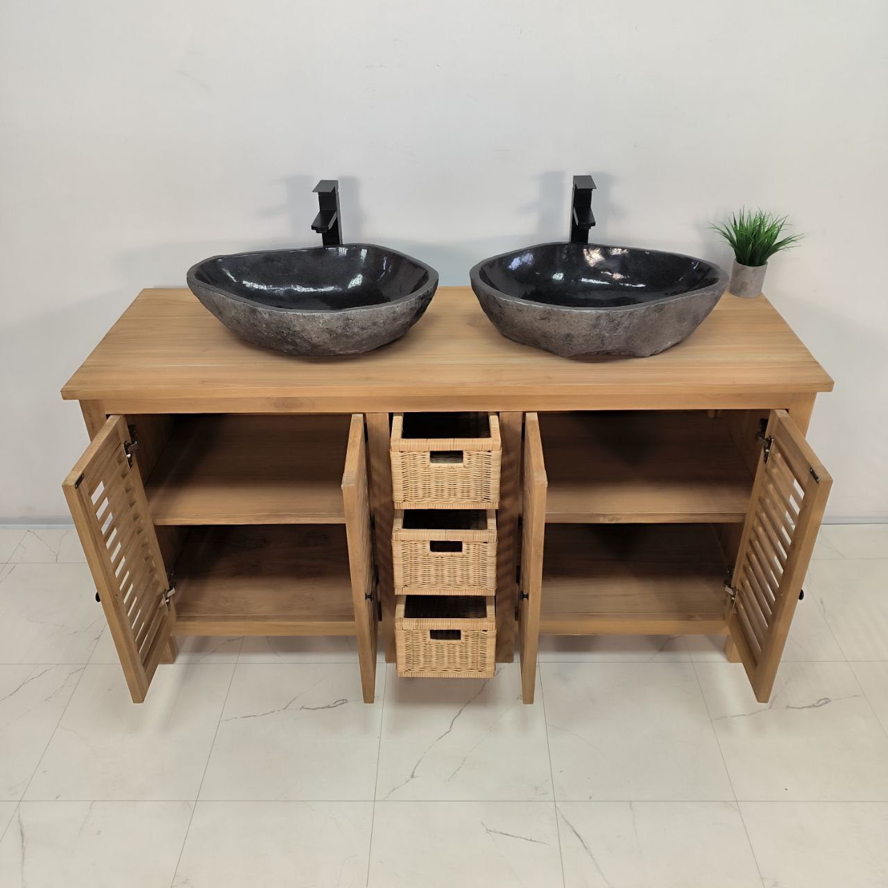 5b28251f-56a1-4626-8a78-ae1c236d0ebd