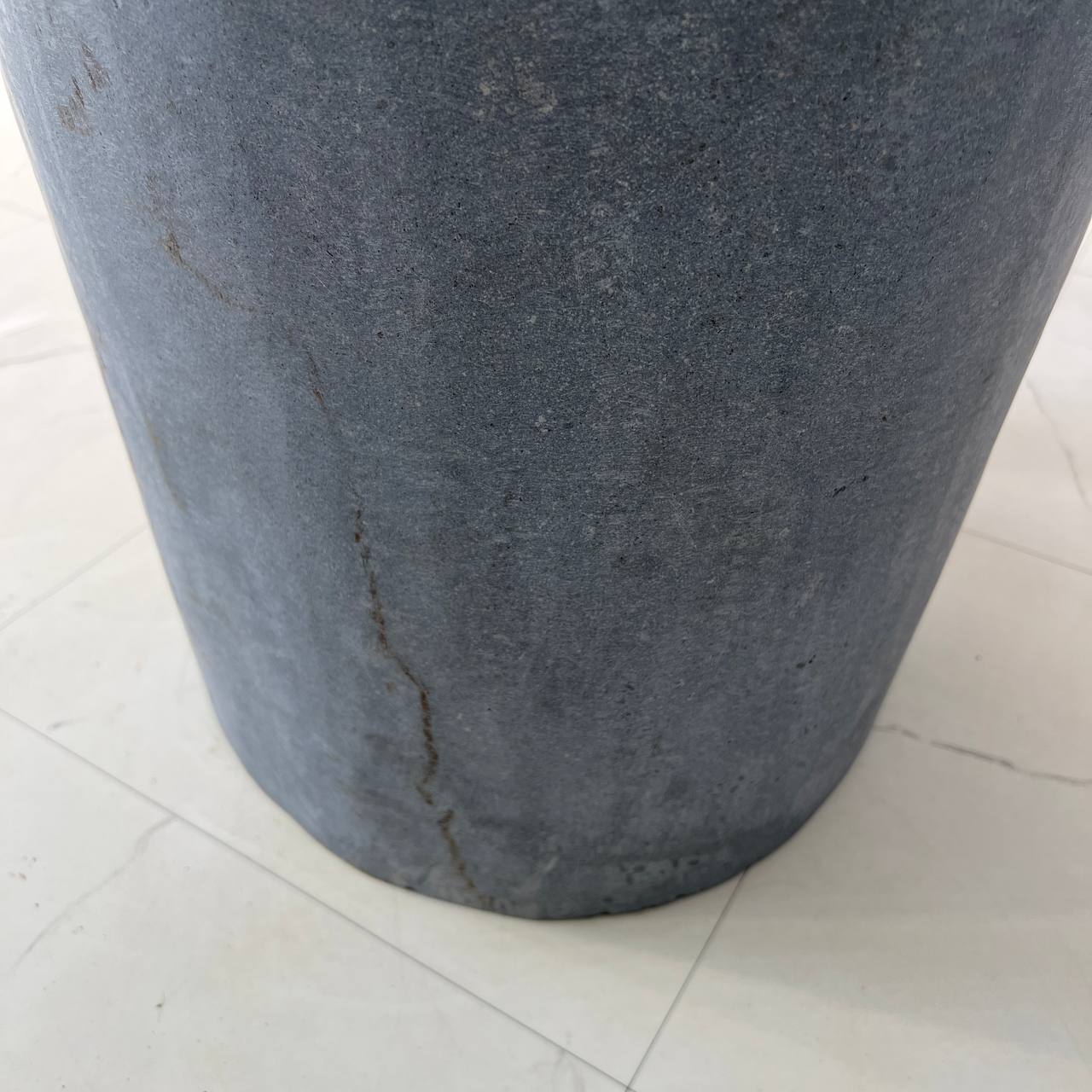 Раковина напольная из речного камня RN-67057 46х46х90 из натурального камня