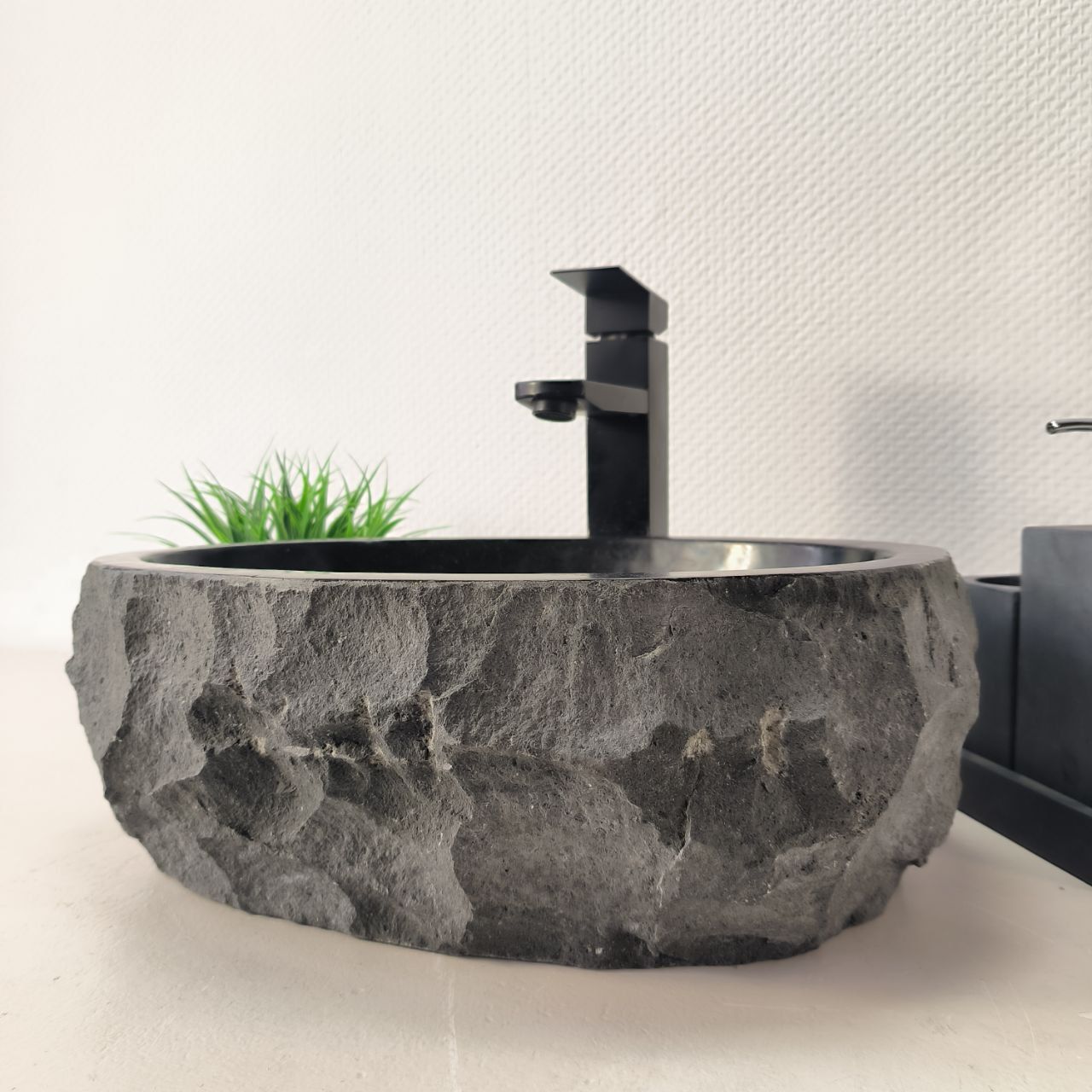 Раковина из андезита Erozy Black EA-66106 42*31*15  из натурального камня