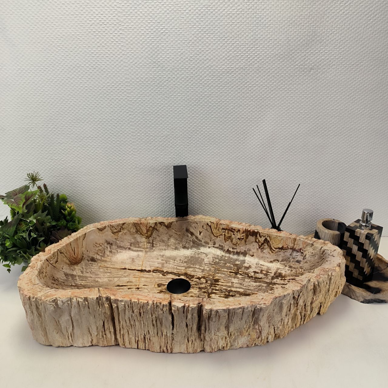 Раковина из окаменелого дерева OD-62483 81*43*15 из натурального камня