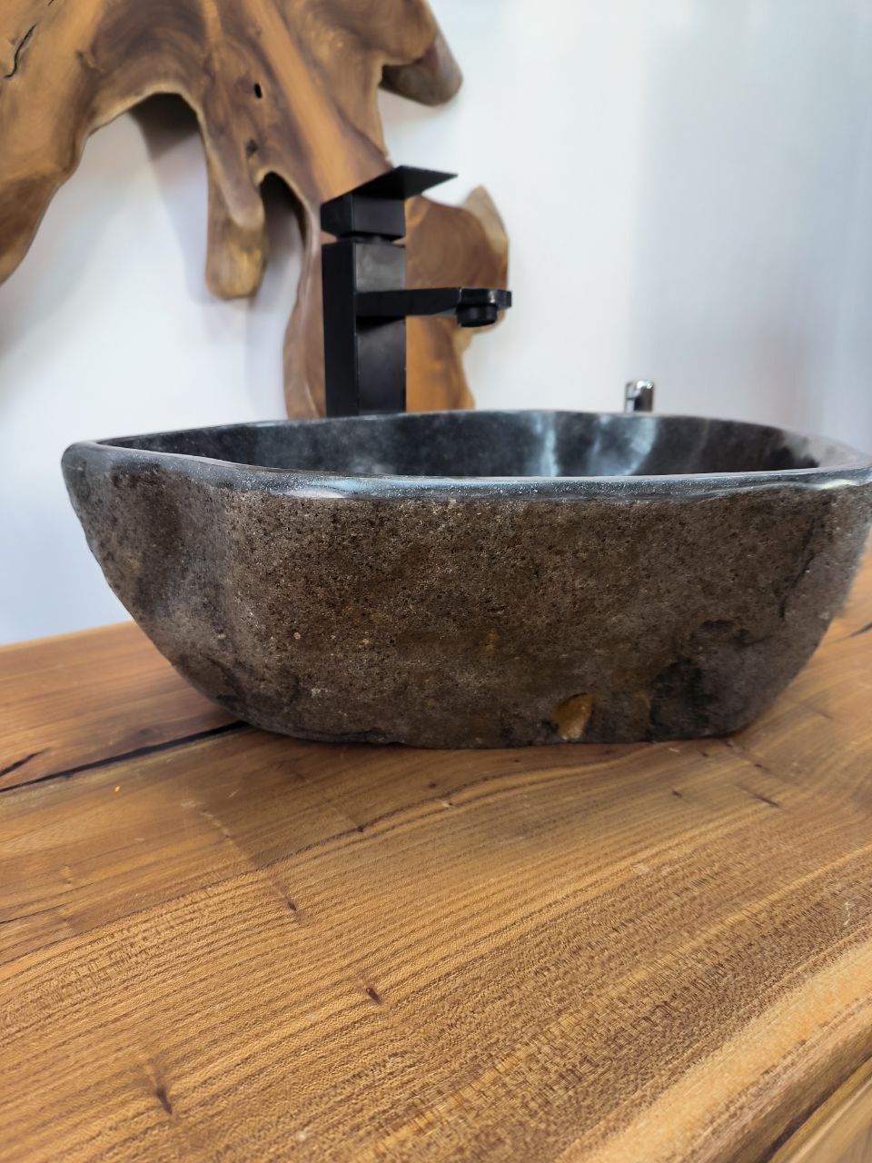 Раковина из речного камня RS-65825 44х32х15 из натурального камня